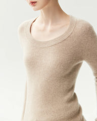 100% Cashmere Fitted Scoop Neck Sweater