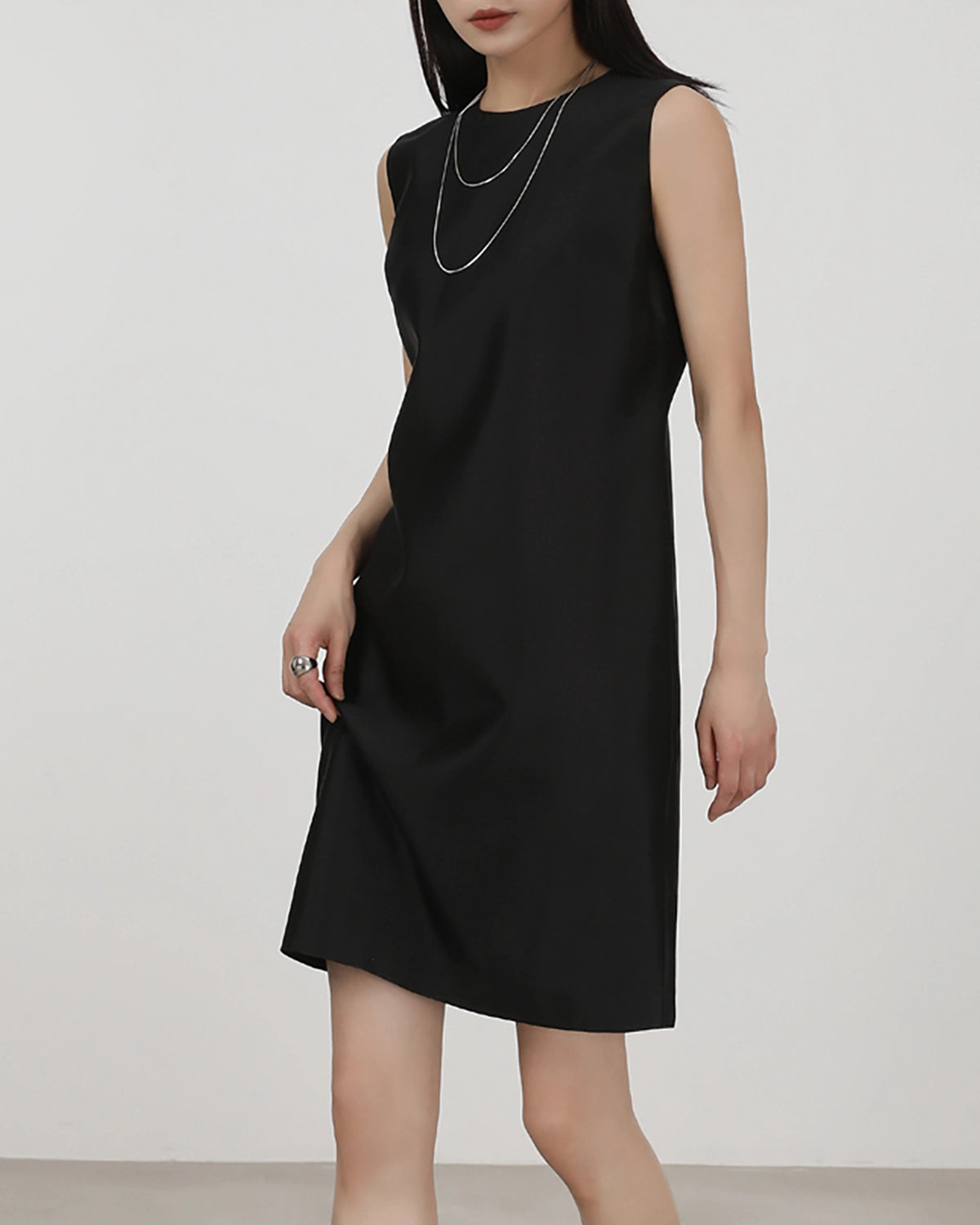 40 Momme Sleeveless Silk Straight Dress, Black
