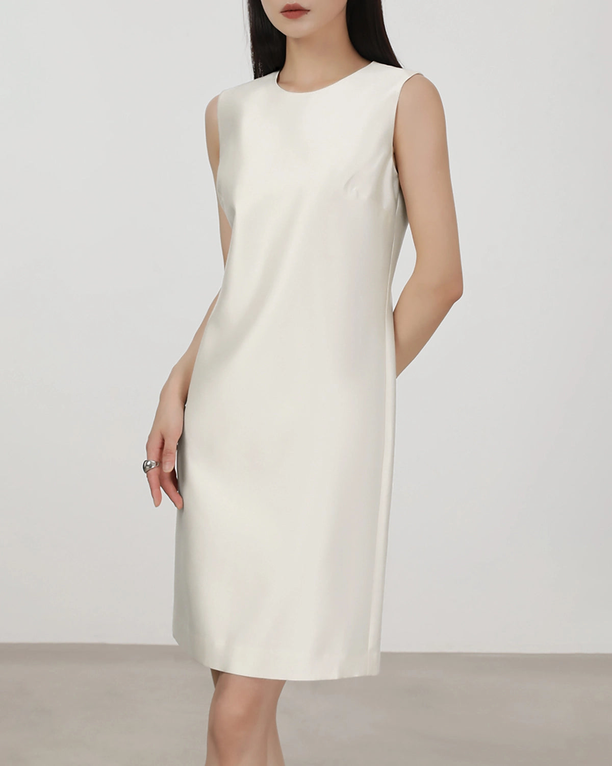40 Momme Sleeveless Silk Straight Dress, Cream