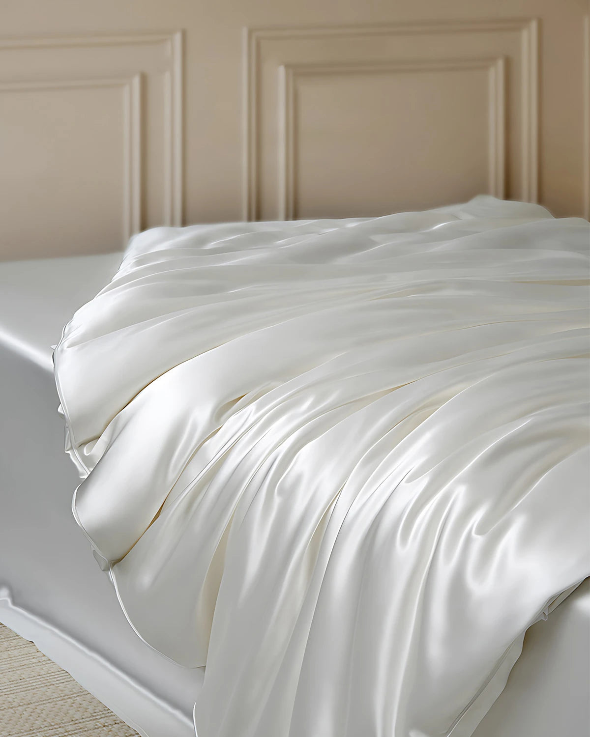 Mulberry Silk Comforter with Silk Shell, White