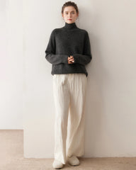 Oversized Women’s Cashmere Turtleneck Sweater