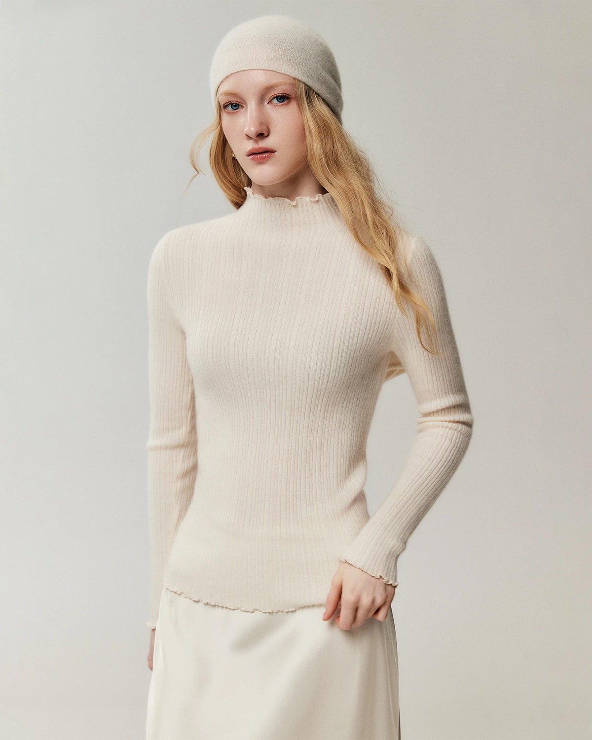 100% Cashmere Lettuce Trim Mock Neck Pullover