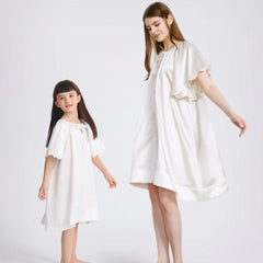 Bat-sleeved nightdress for girls