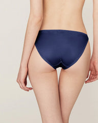 Silk Front Closure Wireless Bra and Panty Set