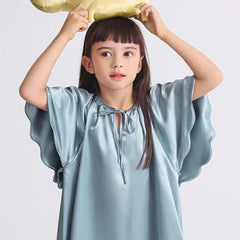 Bat-sleeved nightdress for girls