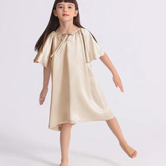 Bat-sleeved nightdress for girls